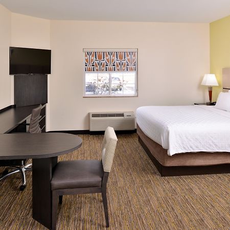 Candlewood Suites Winchester By Ihg Buitenkant foto