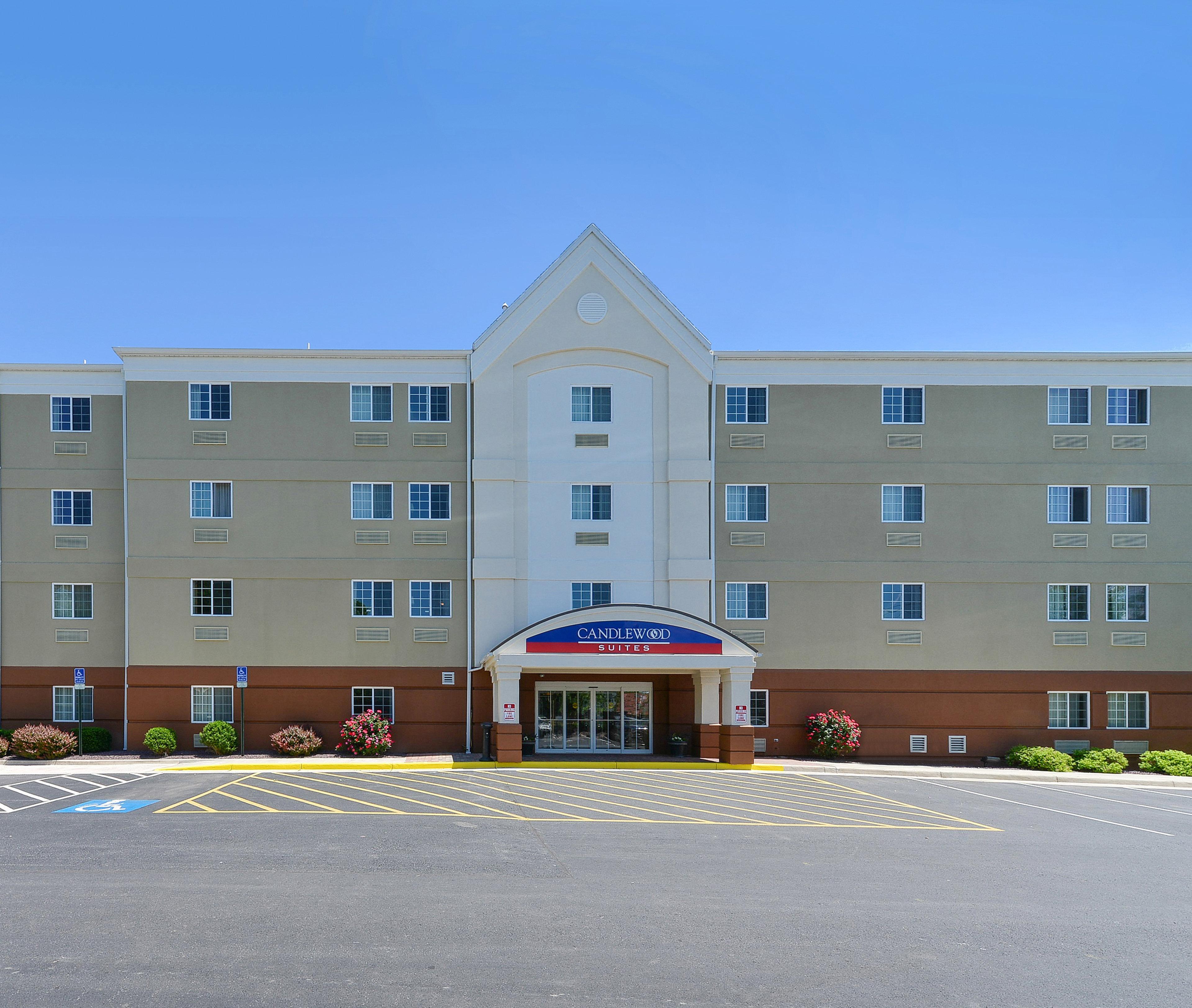 Candlewood Suites Winchester By Ihg Buitenkant foto