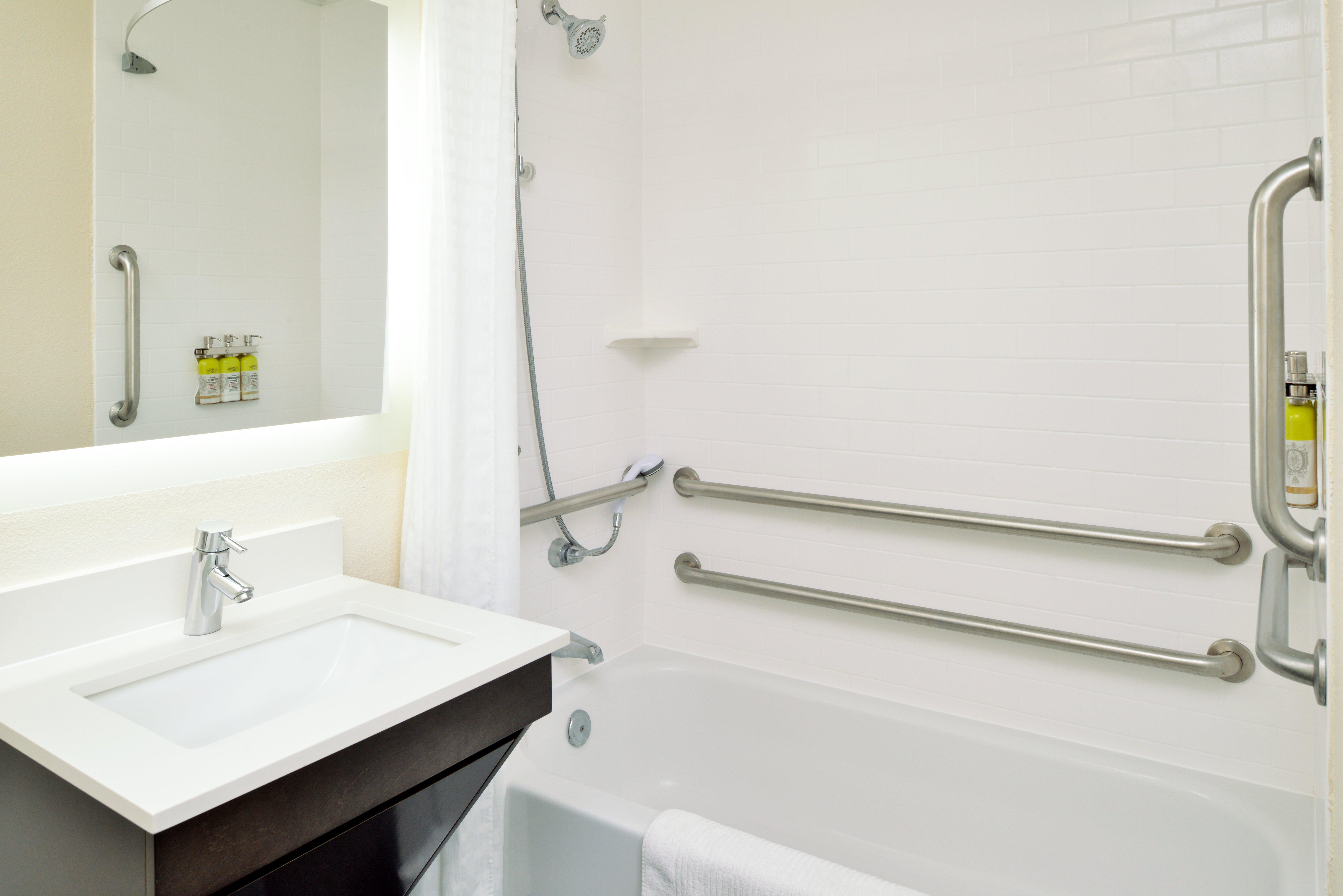 Candlewood Suites Winchester By Ihg Buitenkant foto