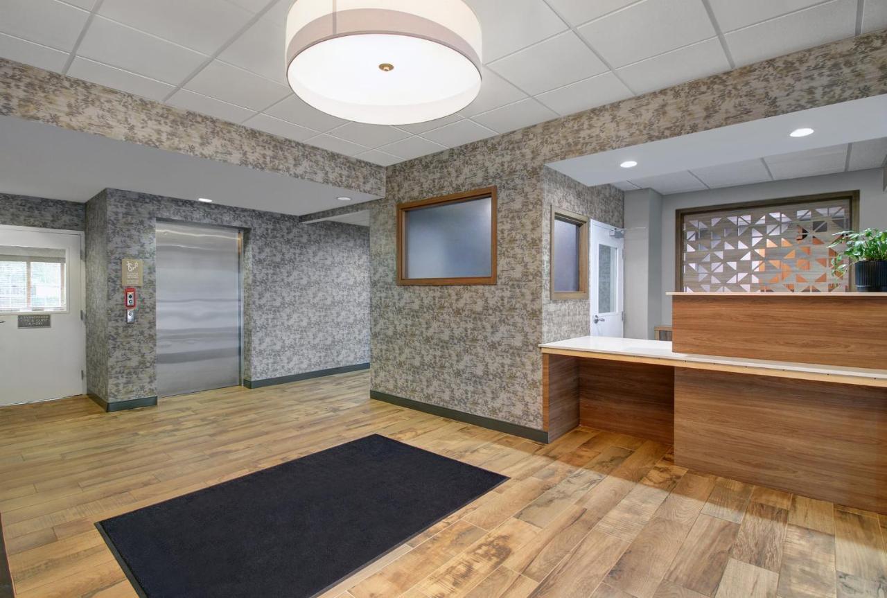 Candlewood Suites Winchester By Ihg Buitenkant foto