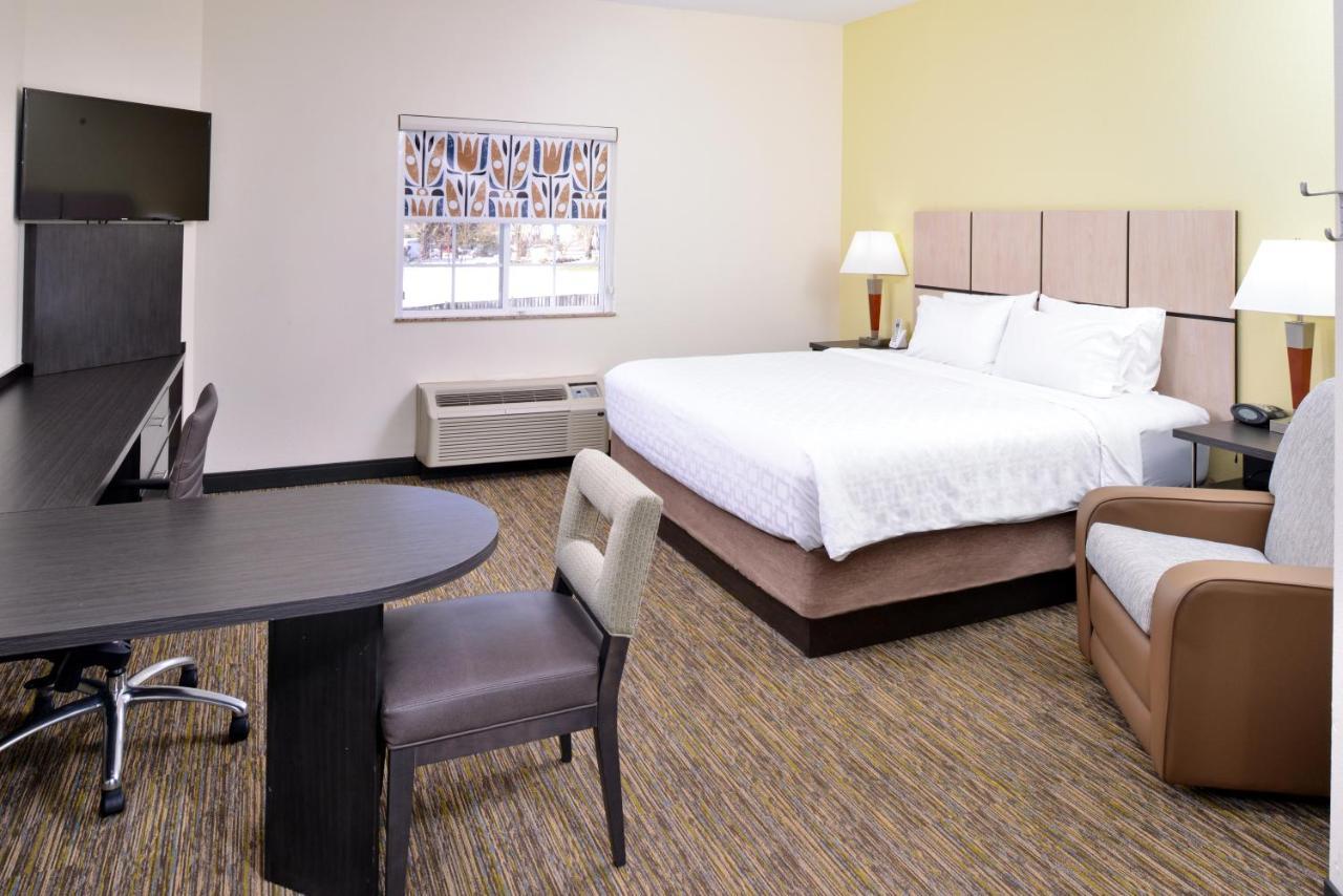 Candlewood Suites Winchester By Ihg Buitenkant foto