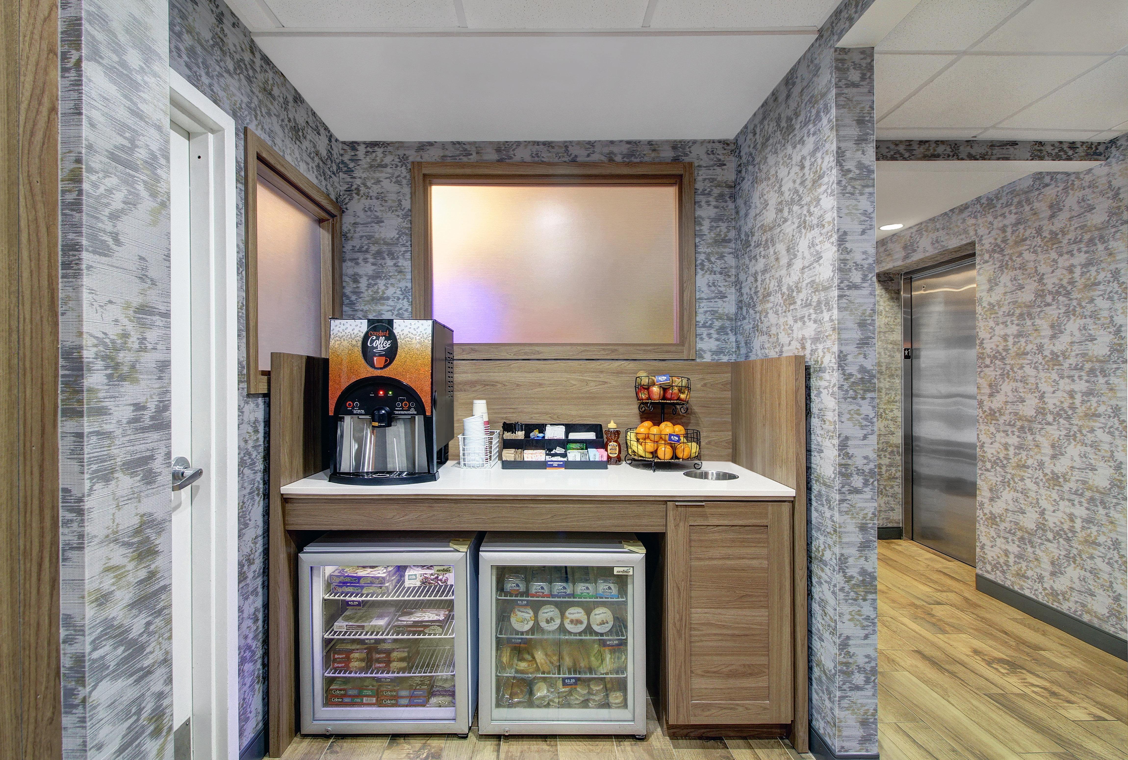 Candlewood Suites Winchester By Ihg Buitenkant foto