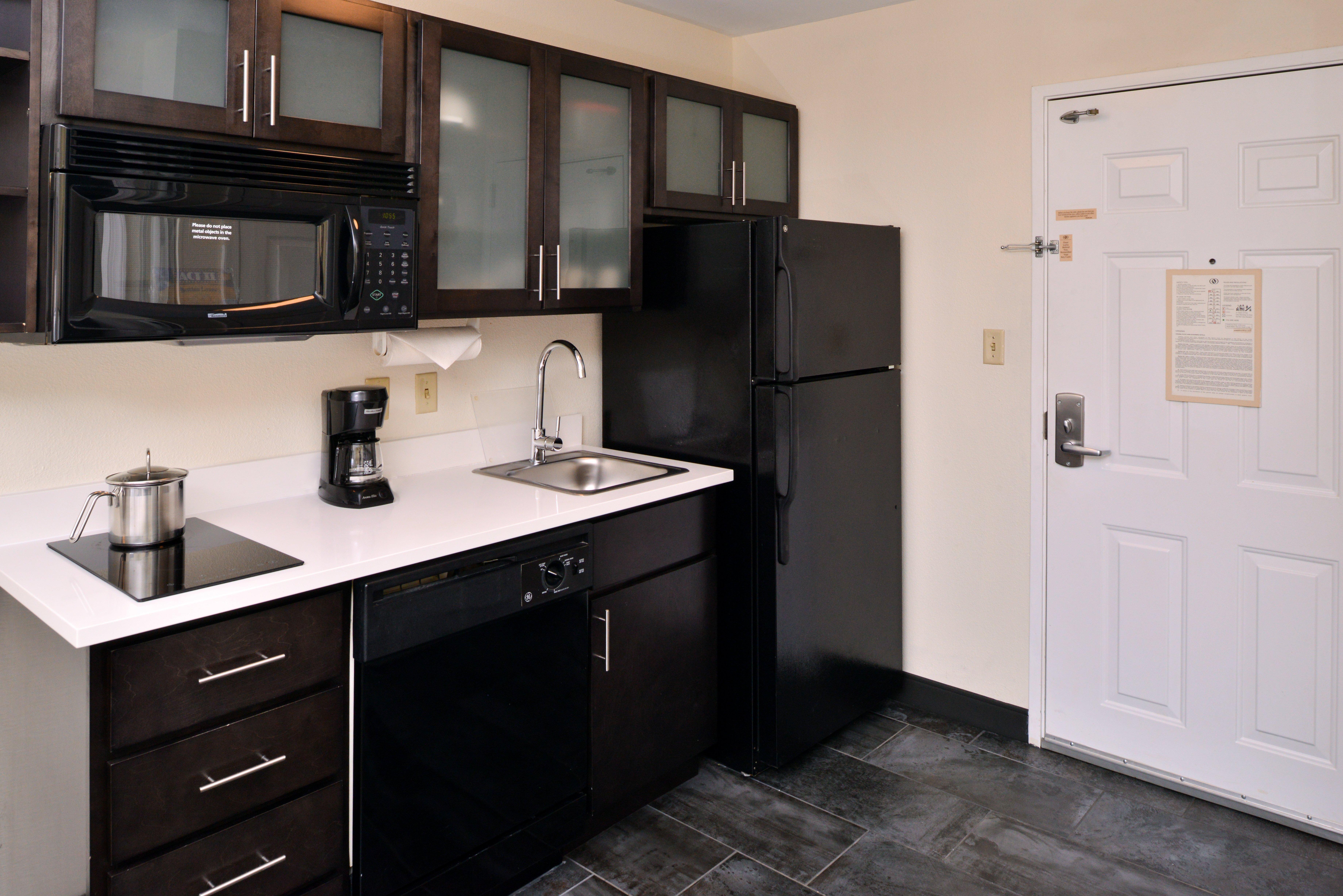 Candlewood Suites Winchester By Ihg Buitenkant foto