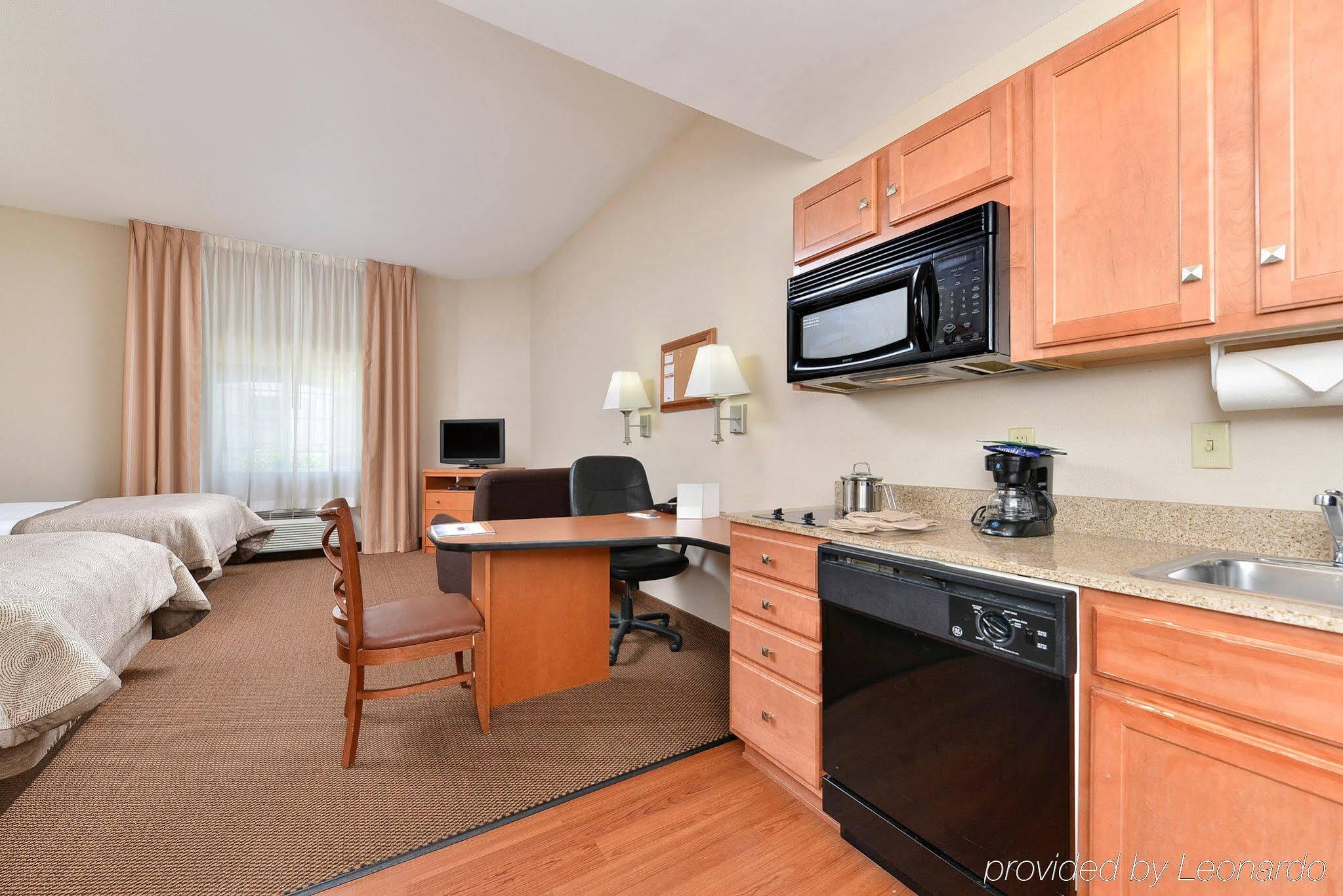 Candlewood Suites Winchester By Ihg Buitenkant foto