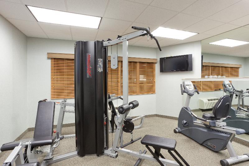 Candlewood Suites Winchester By Ihg Buitenkant foto