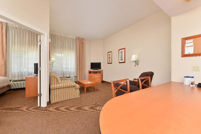 Candlewood Suites Winchester By Ihg Buitenkant foto