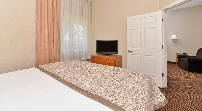Candlewood Suites Winchester By Ihg Buitenkant foto