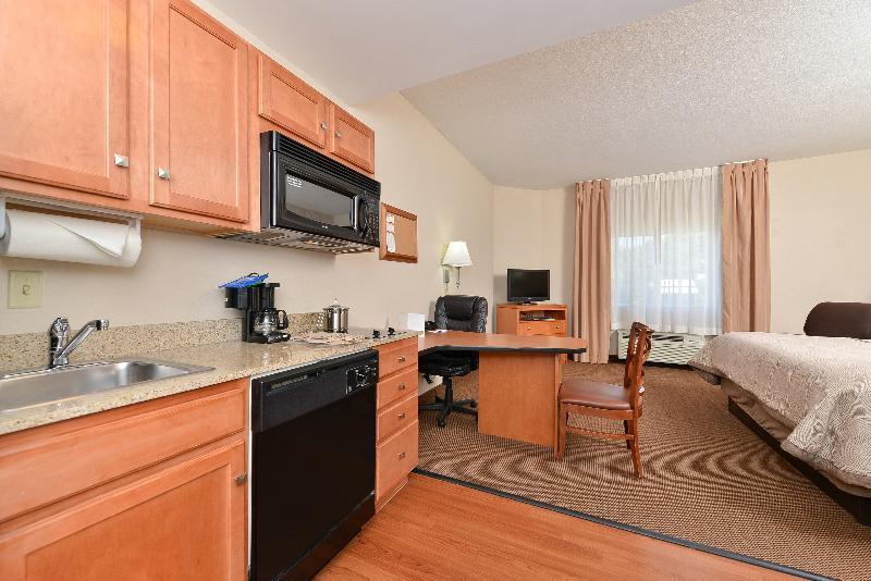 Candlewood Suites Winchester By Ihg Buitenkant foto